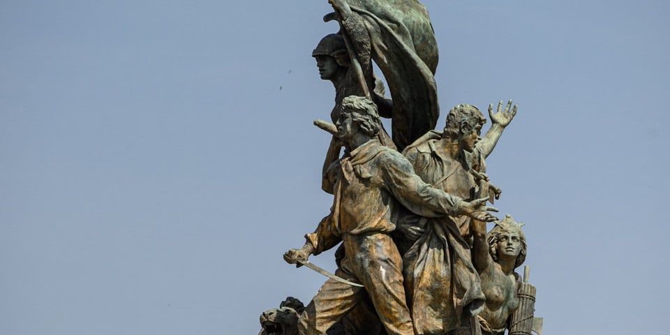 Bronzeskulpturen italienischer Patrioten am Altar des Vaterlandes in Rom