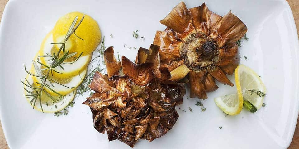 Carciofi alla giudia Roman dish