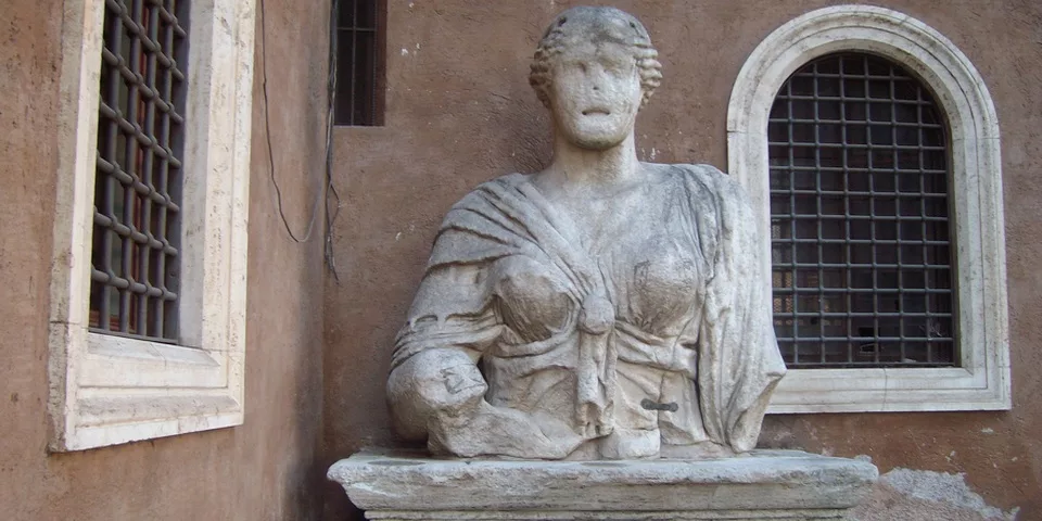 Madama Lucrezia talking statue of Rome