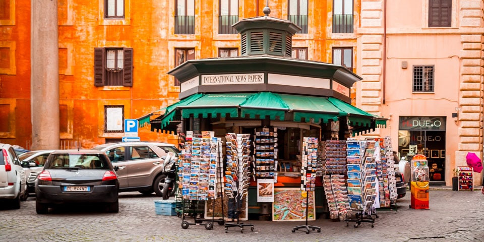 Place to buy souvenirs in Rome