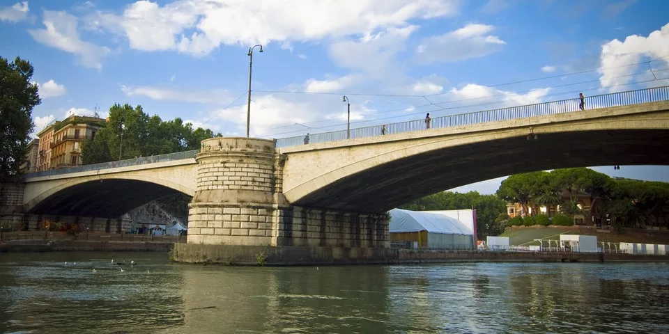 Ponte Garibaldi in Rome