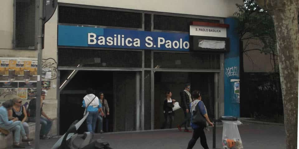 Estación de metro San Paolo