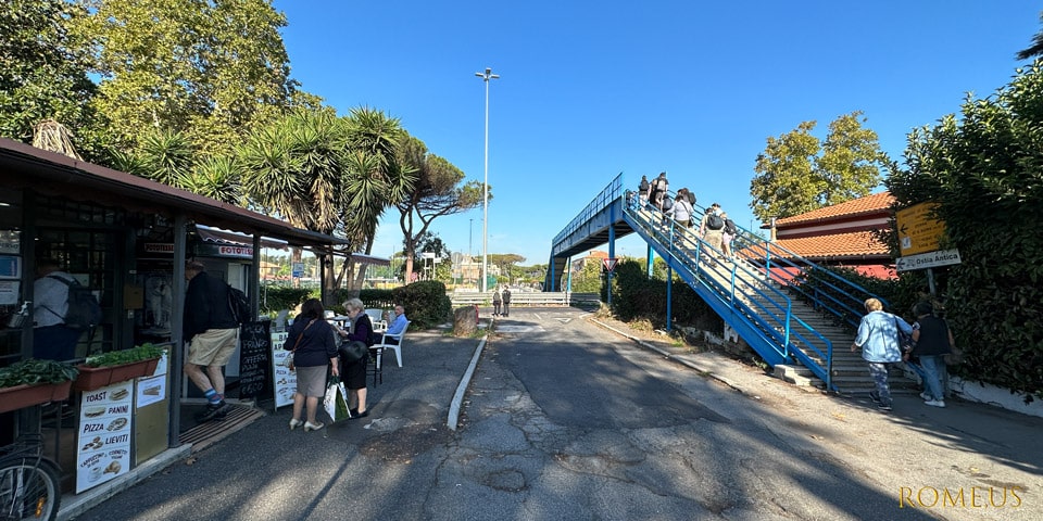 Pedestrian bridge in the direction of the archaeological complex of Ostia Antica