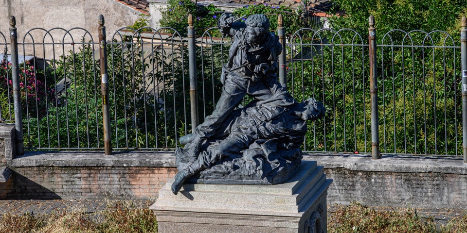 Estatua de Enrico y Giovanni Cairoli en el monte Pinciano, Roma