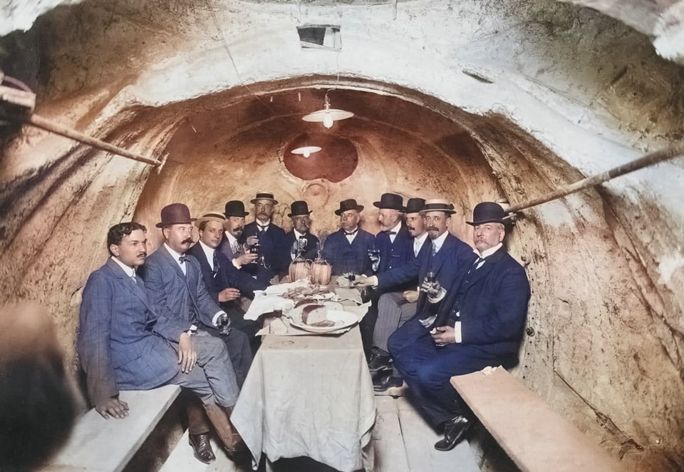 Das Abendessen in der Pferdestatue am Altar des Vaterlandes Rom 1910 restauriertes koloriertes Foto