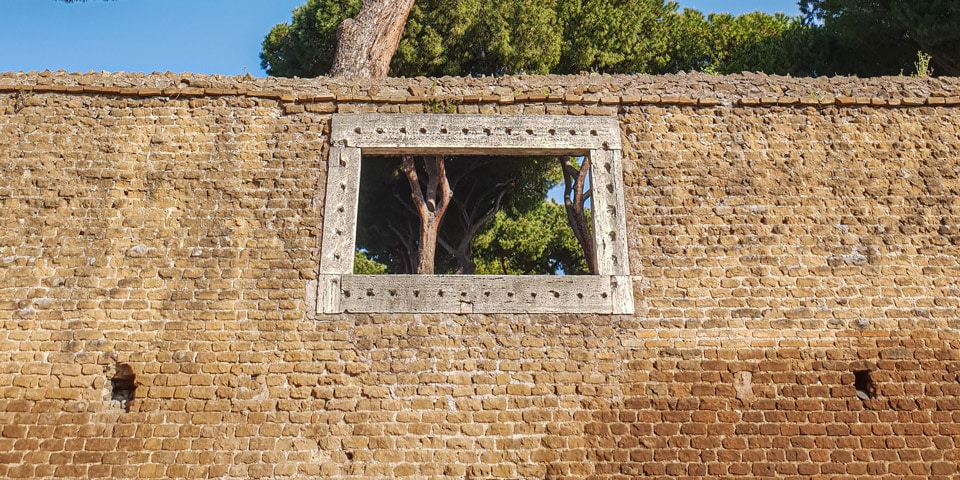 Restos de la Muralla Serviana en el Aventino