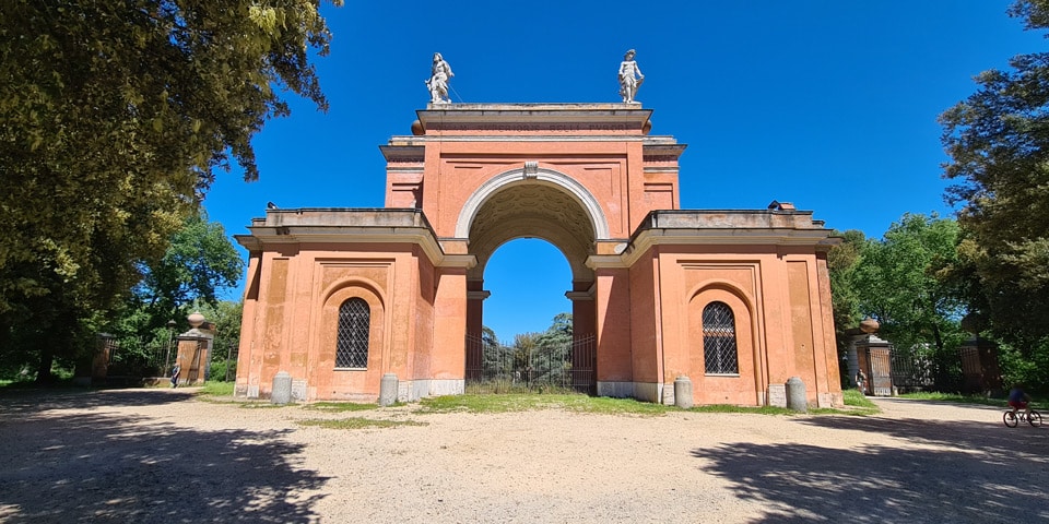 Arco dei Quattro Venti near the San Pancrazio entrance to Villa Doria Pamphilj
