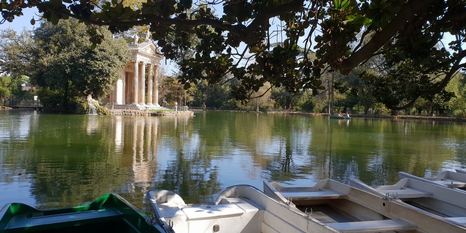 Alquilar un Barco en el Lago de Villa Borghese, Actividad Inusual en Roma