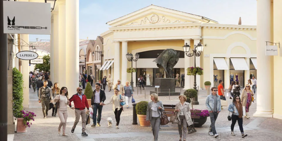 Castel Romano Designer Outlet in Rome: brands, how to get, VIP shopping  pass, opening hours