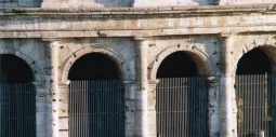 ancient entrances to the colosseum