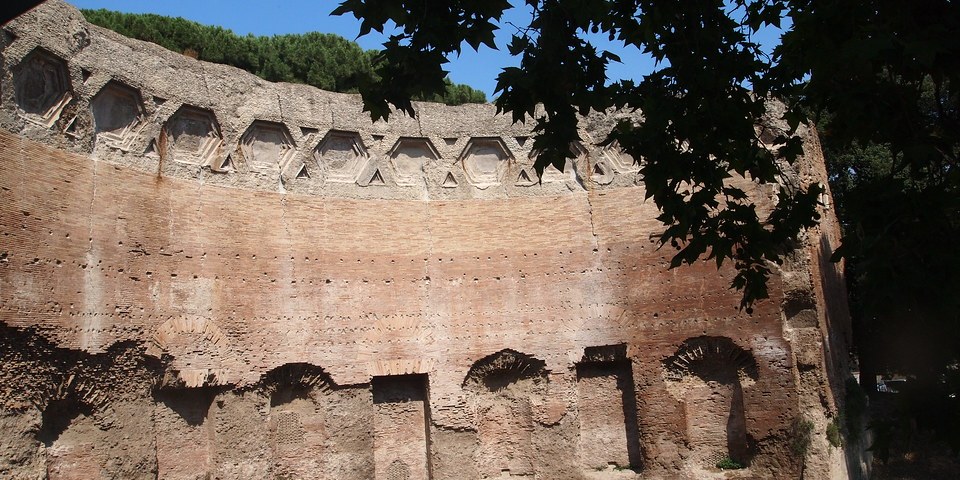 Antic wall on Esquiline Hill in Rome