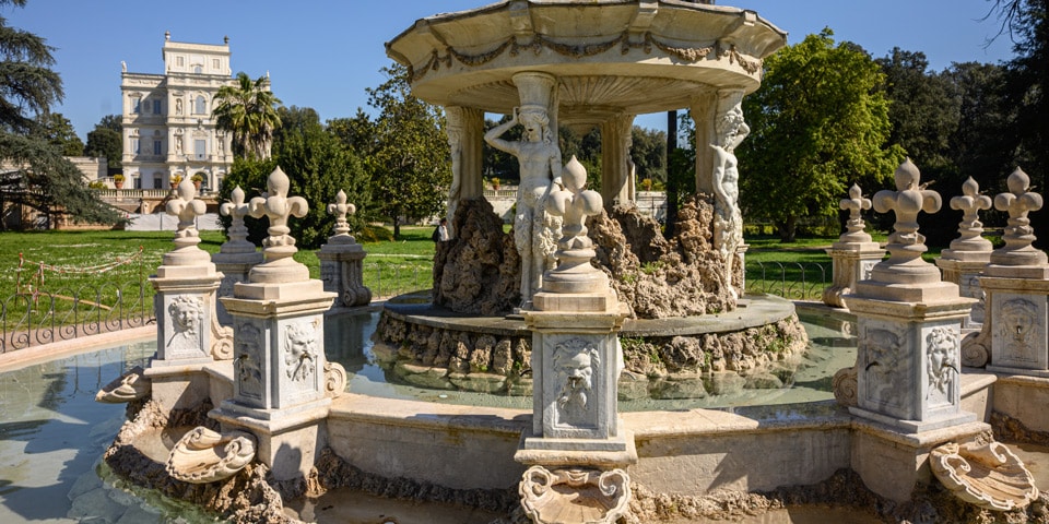 Fontana del Putto in the Giardino del Teatro with the Casino del Bel Respiro behind it