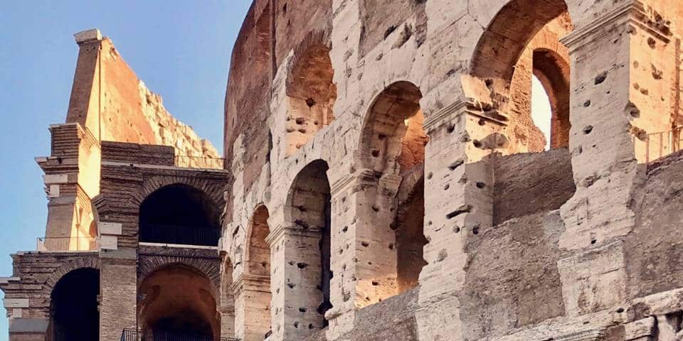 why the colosseum has holes