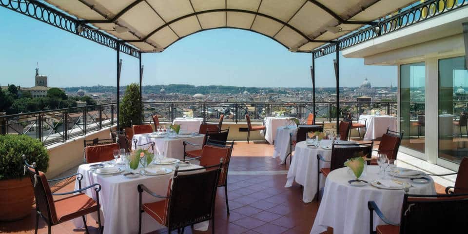 Hotel Sina Bernini Bristol en Roma con terraza en la azotea cerca de la Plaza Barberini