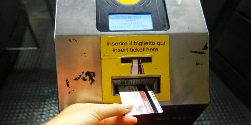 validate ticket in metro Rome Underground