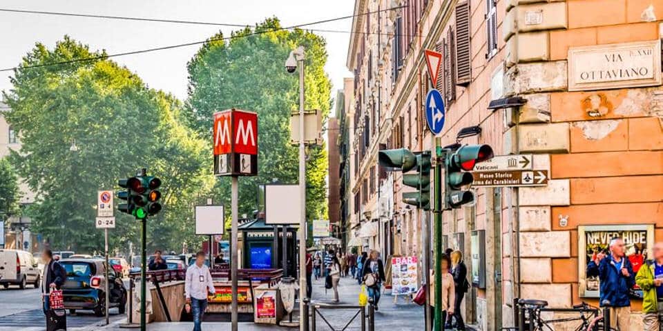 Estación de metro Ottaviano en Roma cerca de los Museos Vaticanos