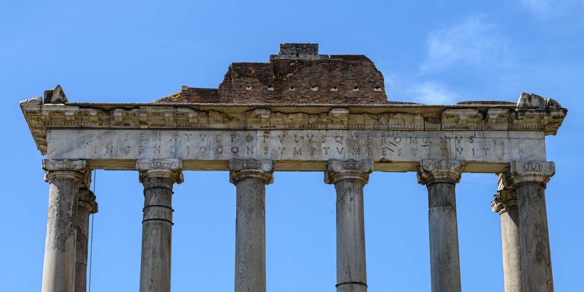 First line of the Temple of Saturn inscription reading SENATVS POPVLVSQVE ROMANVS in the Roman Forum